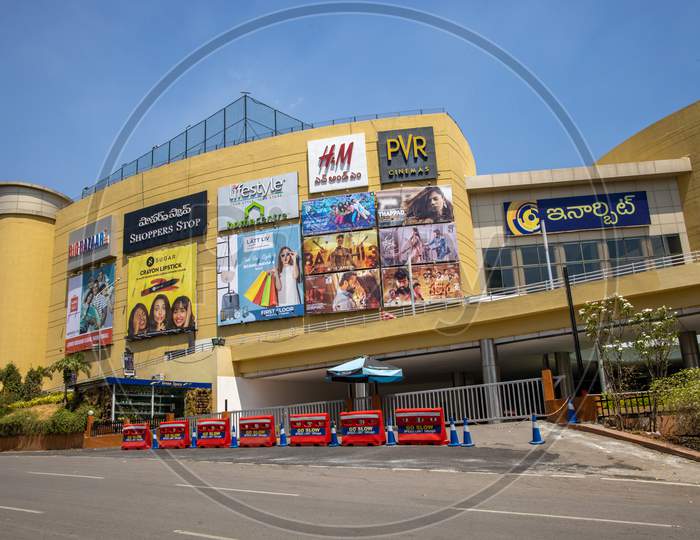 Inorbit Mall Has Been Closed As a Part Of  Janata Curfew , As Indian Prime Minister Narendra Modi Called For a 14 Hour Janta  Curfew Or Self-imposed  Quarantine To Break The  Highly Contagious  COVID 19 Or Corona Virus Spread