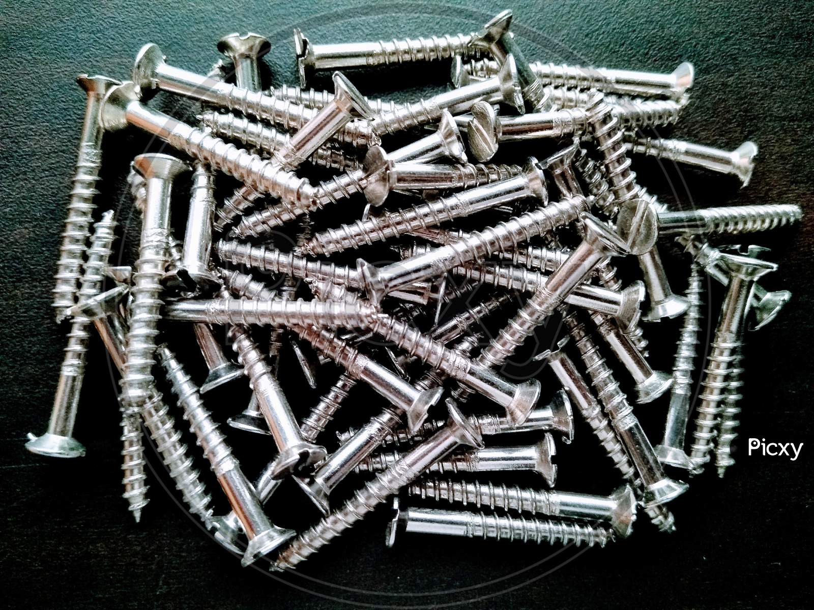 A picture of screw