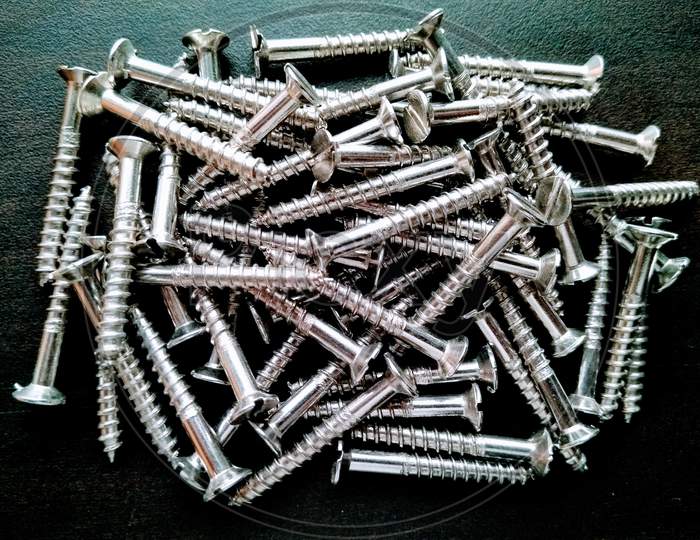 A picture of screw
