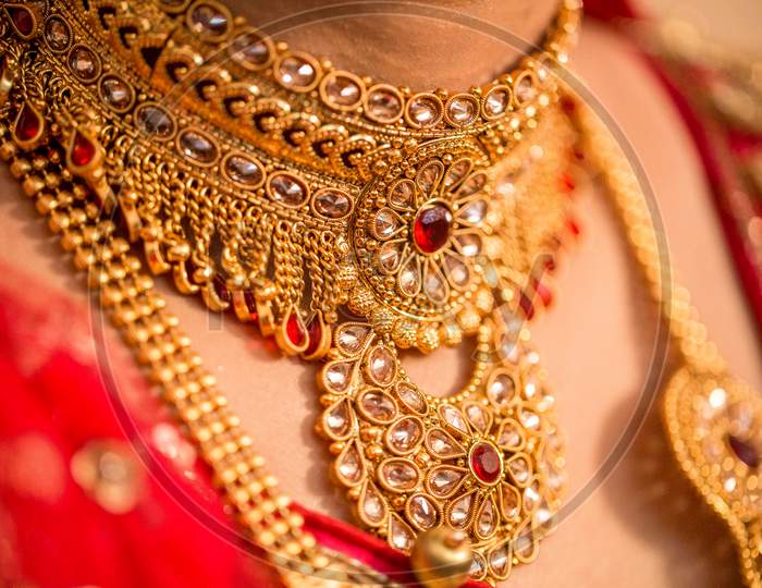 Bride'S Jewelery In Indian Wedding