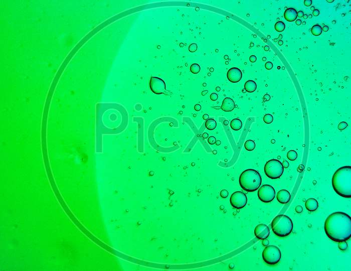 Macro Shot of Bubble In an green Bowl