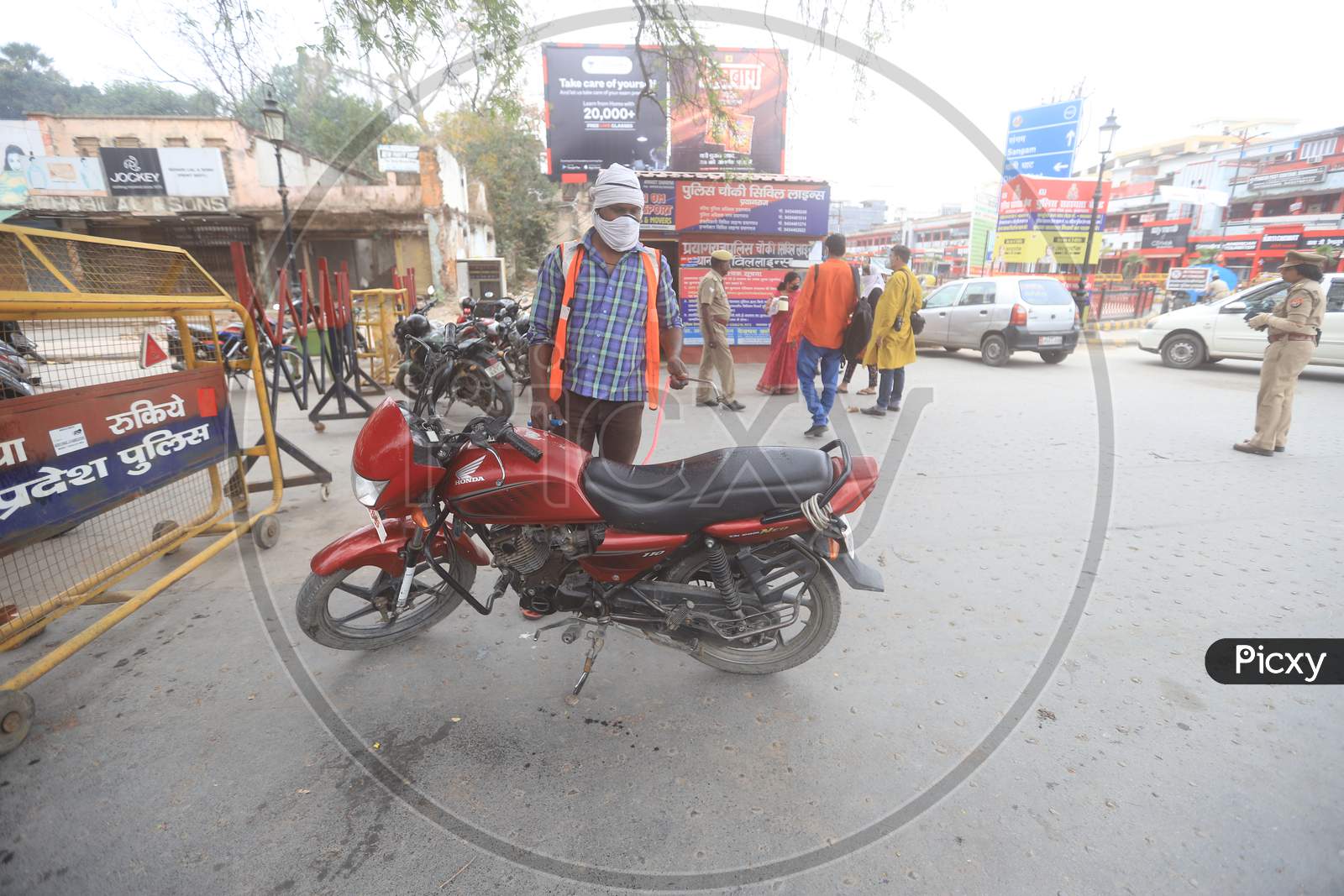 Police Vigilance On Roads of Prayagraj Due To Corona Virus Or COVID 19 Lockdown