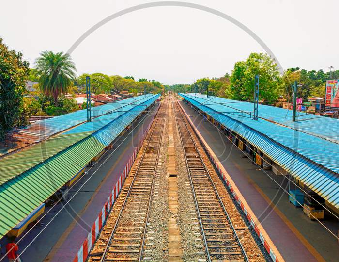 Railway platform is empty for janata curfew lockdown