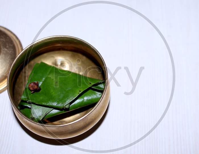 Indian Pan With Betel Leafs And Spices