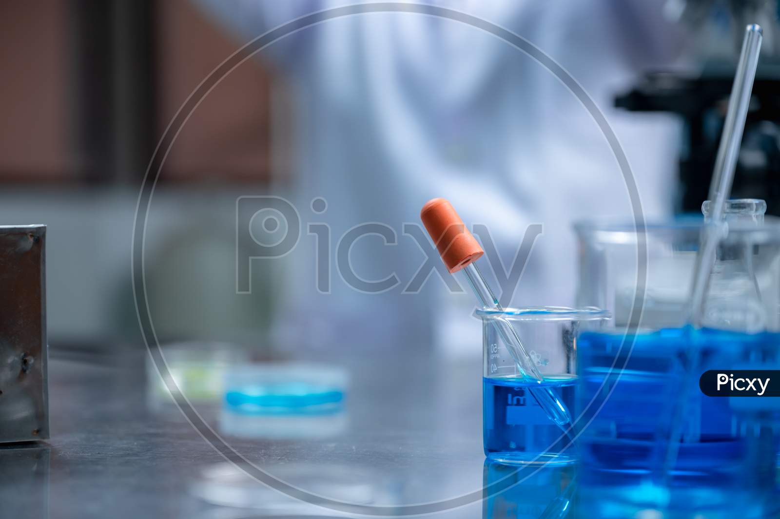 Chemical Scientist Is Developing An Antiseptic From Alcohol, Alcohol Product For Anti-Virus Covid-19