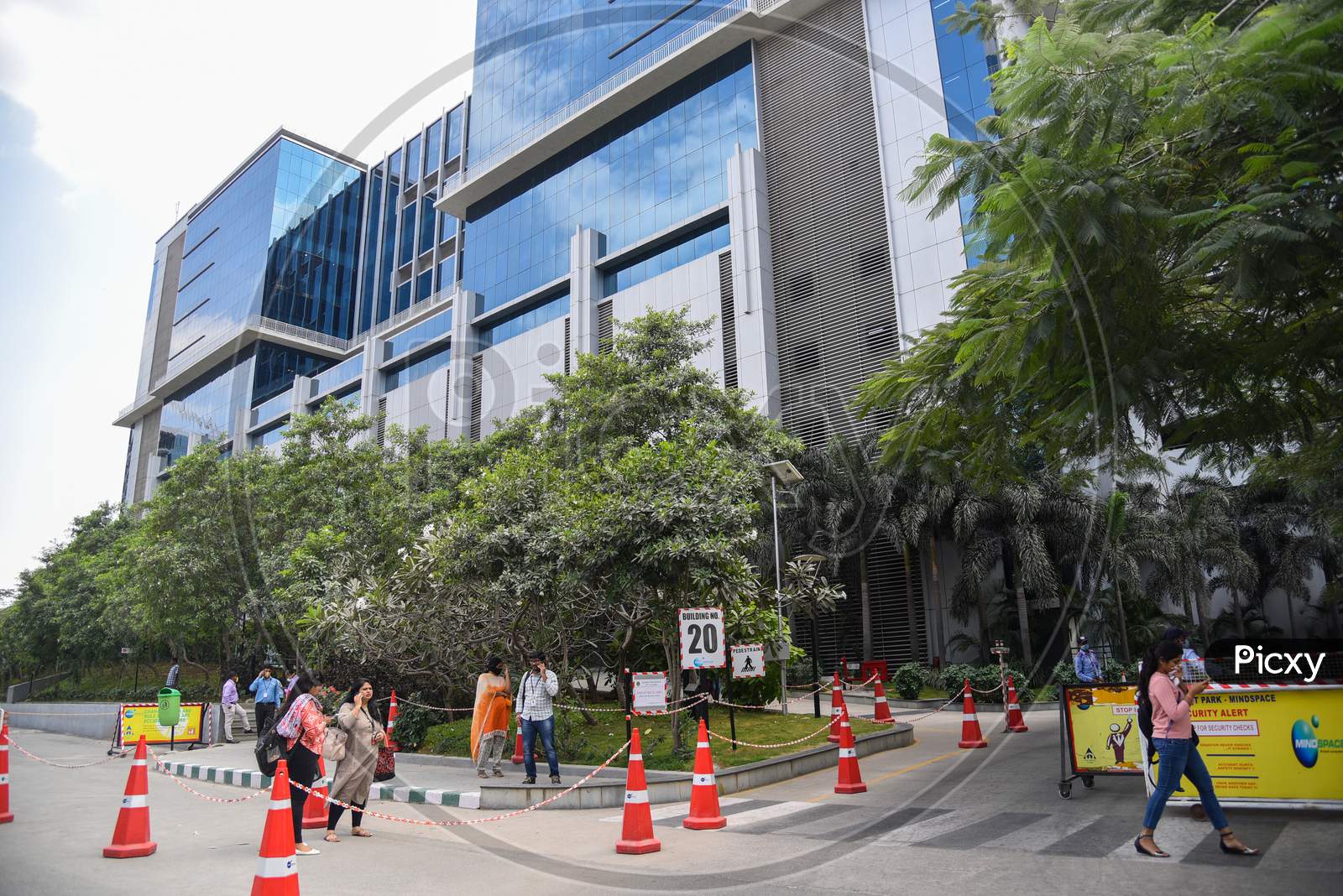 Raheja Mindspace Building no 20 being evacuated after a person from this building tested Positive from the CoVID19, Corona Virus