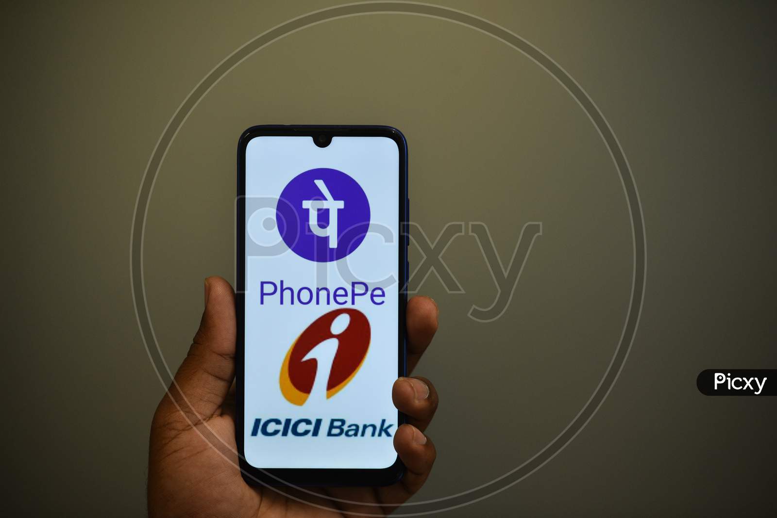 Phonepe now switch to ICICI Bank for UPI transactions after YES Bank Moratorium by RBI
