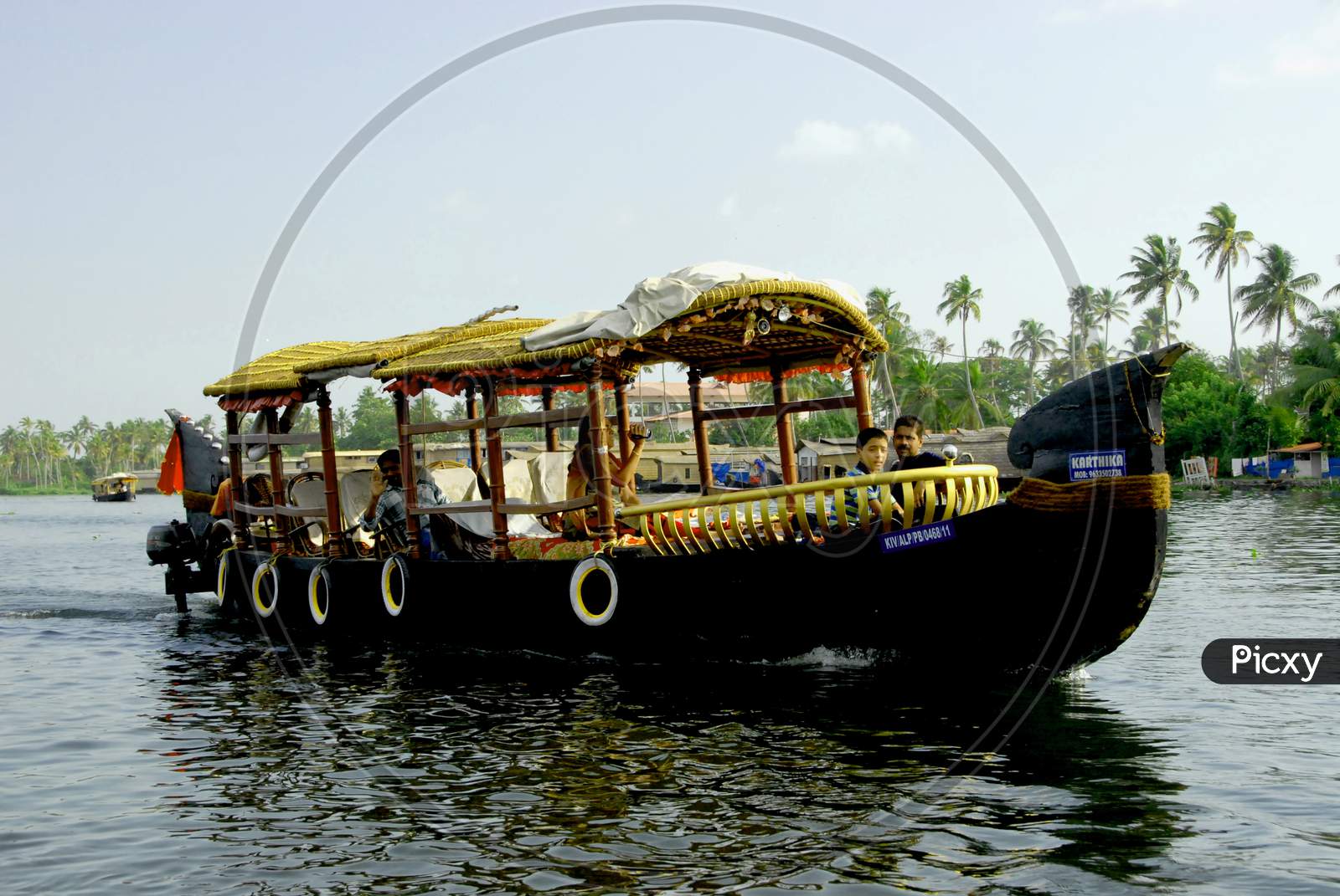 Boat House Rides in Kerala Backwaters , Kerala Tourism