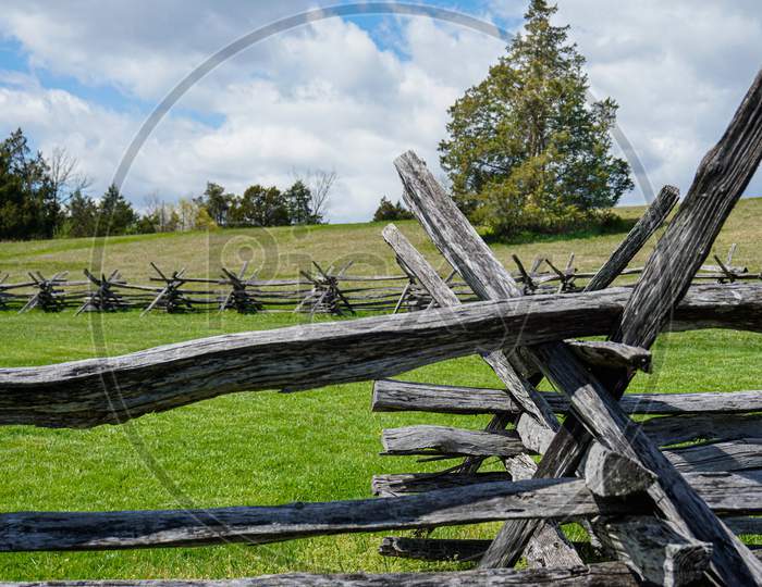 Old fence in Battlefield National Park