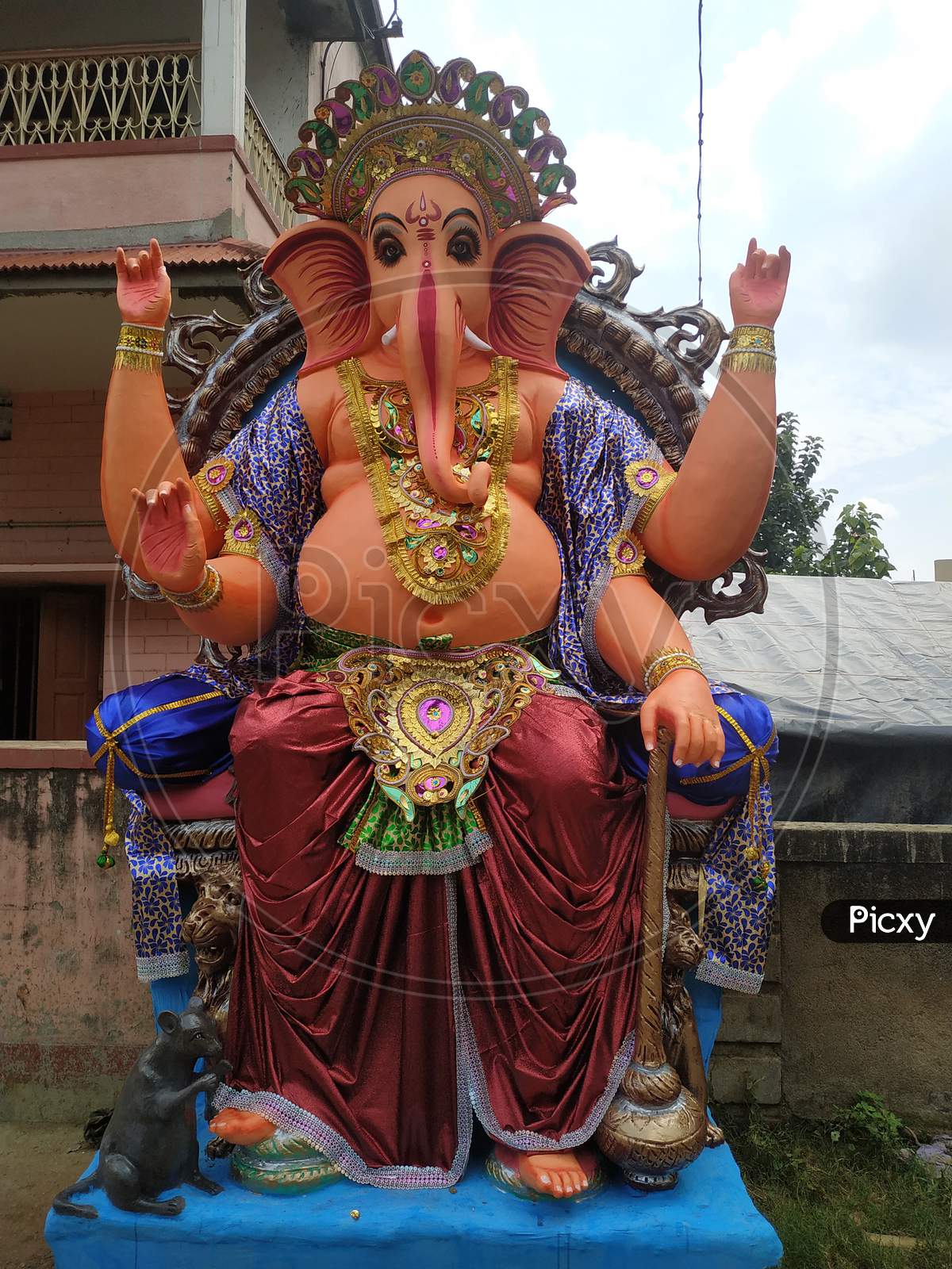 Image Of Lord Ganpati Idol For Happy Ganesh Chaturthi Festival 