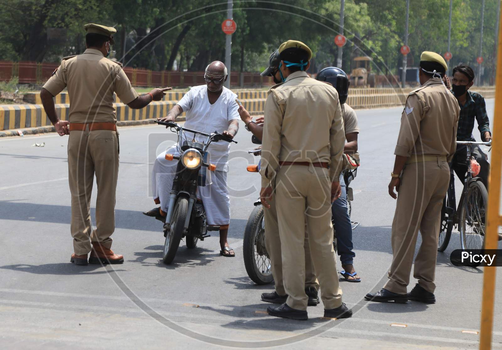 Policemen Checking  During A Nationwide Lockdown To Slow The Spreading Of The Coronavirus Disease (Covid-19), In Prayagraj, April, 17, 2020.