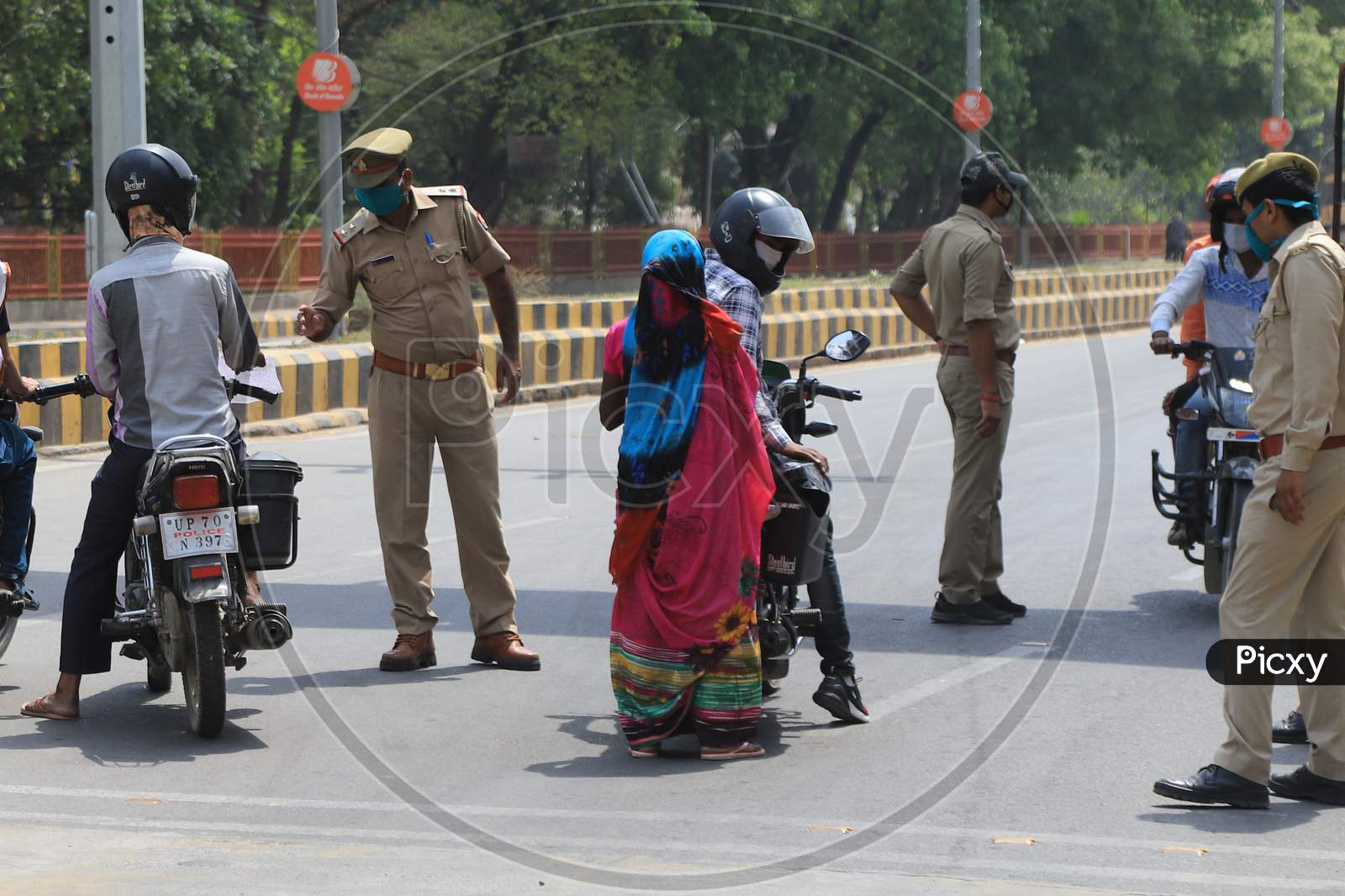 Policemen Checking  During A Nationwide Lockdown To Slow The Spreading Of The Coronavirus Disease (Covid-19), In Prayagraj, April, 17, 2020.