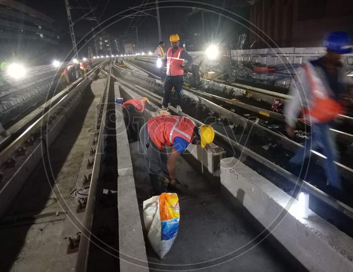 Hyderabad metro night shift working debris removal work