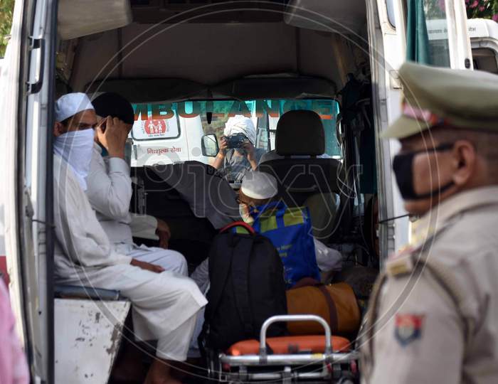 Among 30 People Who Were Arrested By The Police Being Taken Into Judicial Custody After Their Screening At A Quarantine Centre, 30 People Including Professor Mohammad Shahid Of Allahabad University And 16 Foreign Jamatis Were Arrested in prayagraj,April 21,2020
