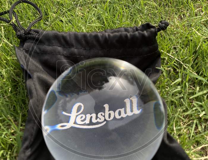 Lens ball
