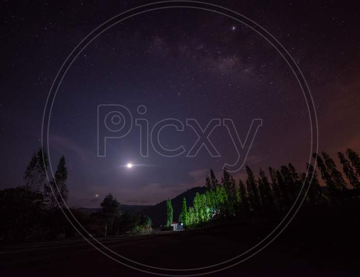 Moon And Milkyway Seen At Tasik Pedu, Kedah.