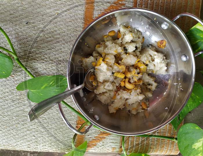 An Indian recipe called upma in a kadai.