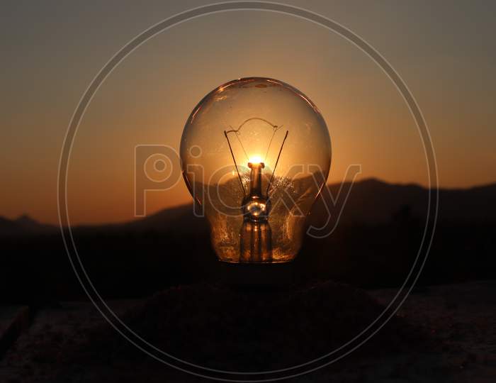 Light up the bulb with sun
