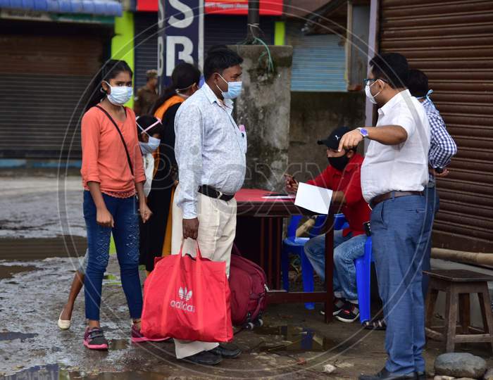 Passengers Arriving At A.S.T.C Bus Stand To Travel To their Hometowns During Nationwide lockdown Amidst Coronavirus or COVID-19 Outbreak in nagaon Assam , April 25 2020