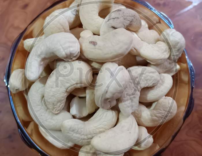 Cashew nuts for good health .