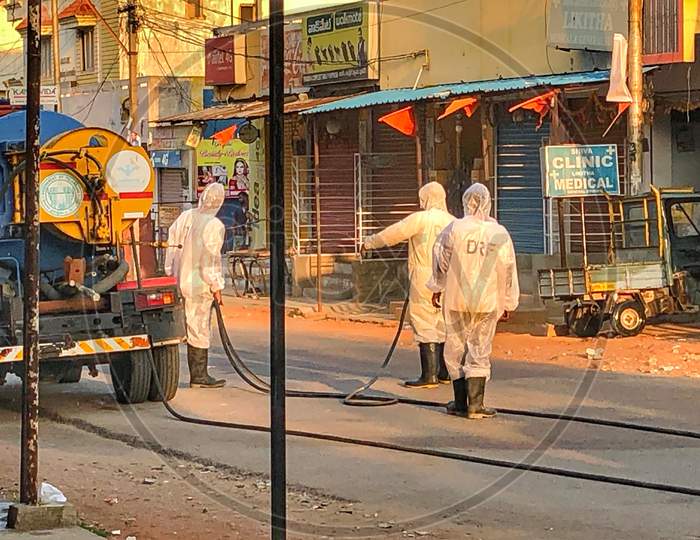 GHMC spraying disinfectants around moulali to stop the spread of coronavirus or covid 19GHMC spraying disinfectants around moulali to stop the spread of coronavirus or covid 19