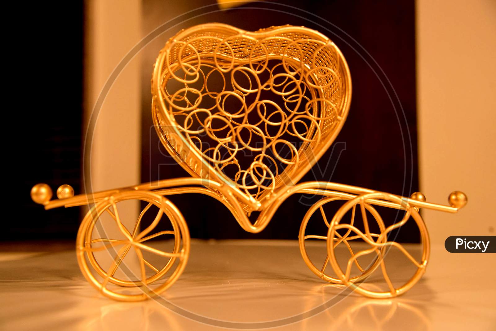 golden heart shaped gift item decoration for love and valentine.