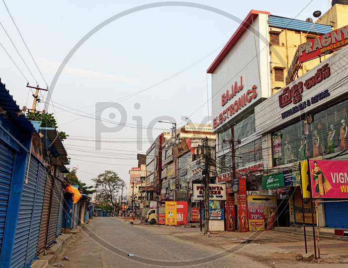 Street Markets Closed and Roads Empty During Lockdown Amid Coronavirus Pandemic in Hyderabad