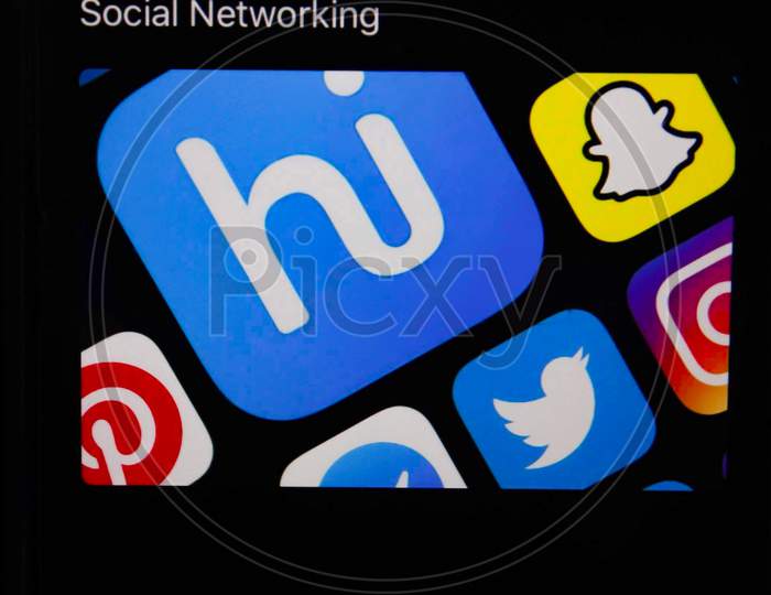 Multiple Social media icons like hike,Pinterest, Instagram,Twitter,snapchat