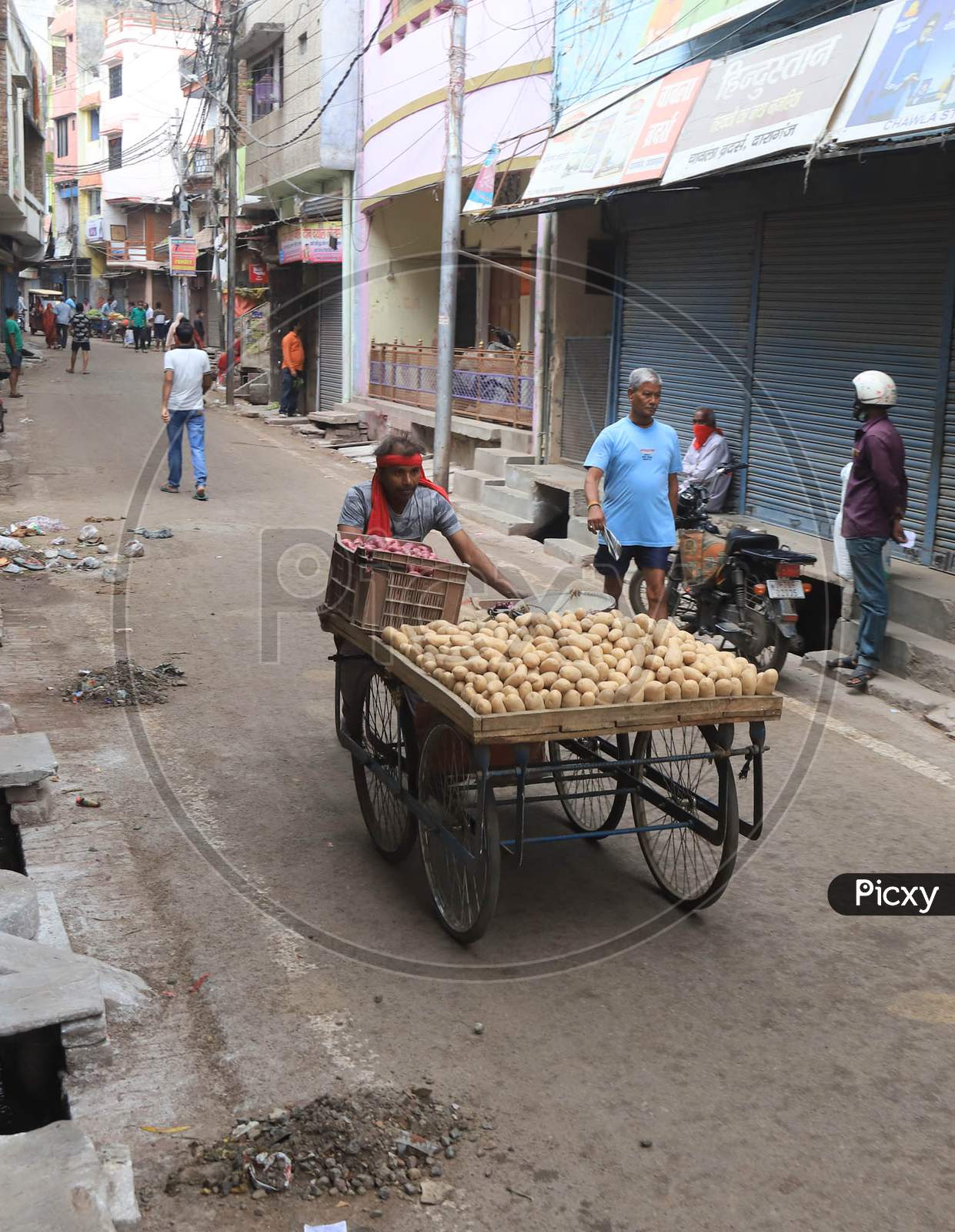 A Vendor Selling Vegitables During A 21-Day Nationwide Lockdown To Slow The Spreading Of Coronavirus Disease (Covid-19) In Prayagraj, April 9, 2020.