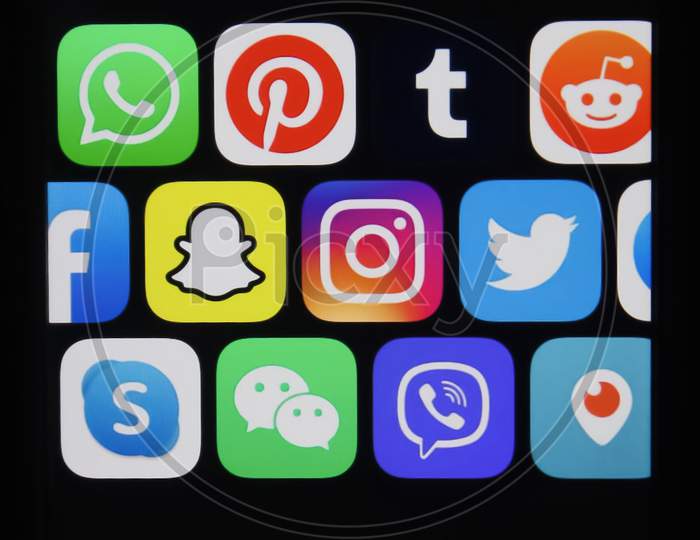 All social media applications icons