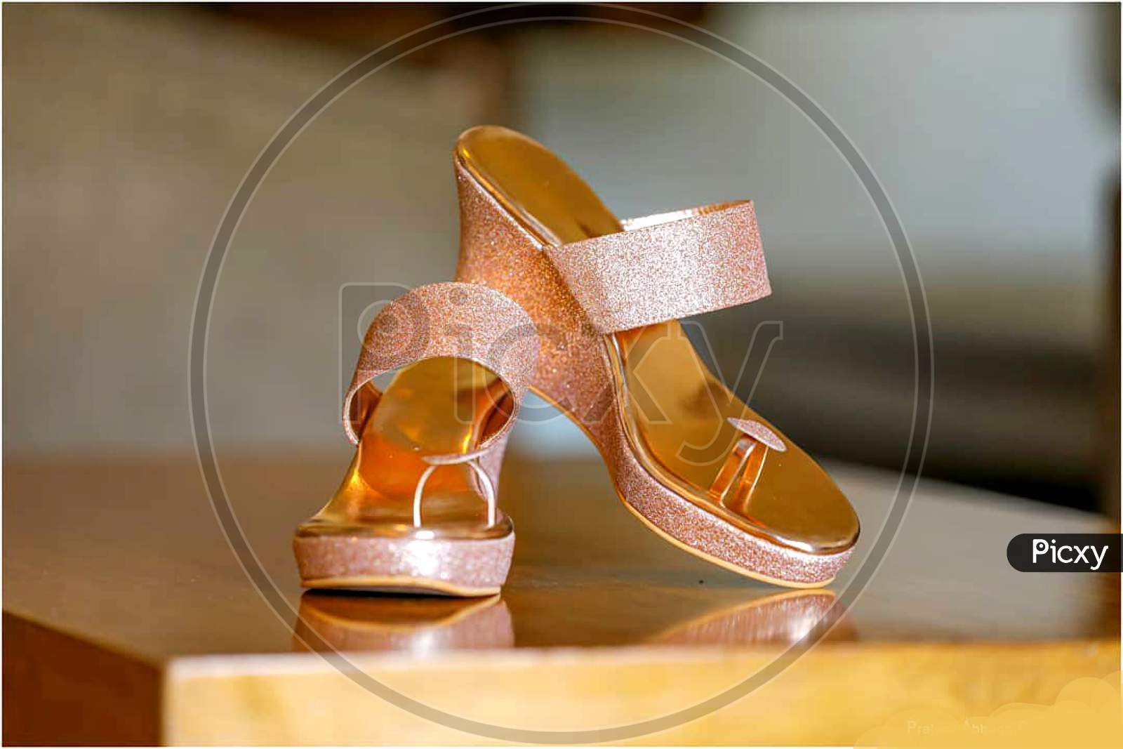 Golden on sale colour heels