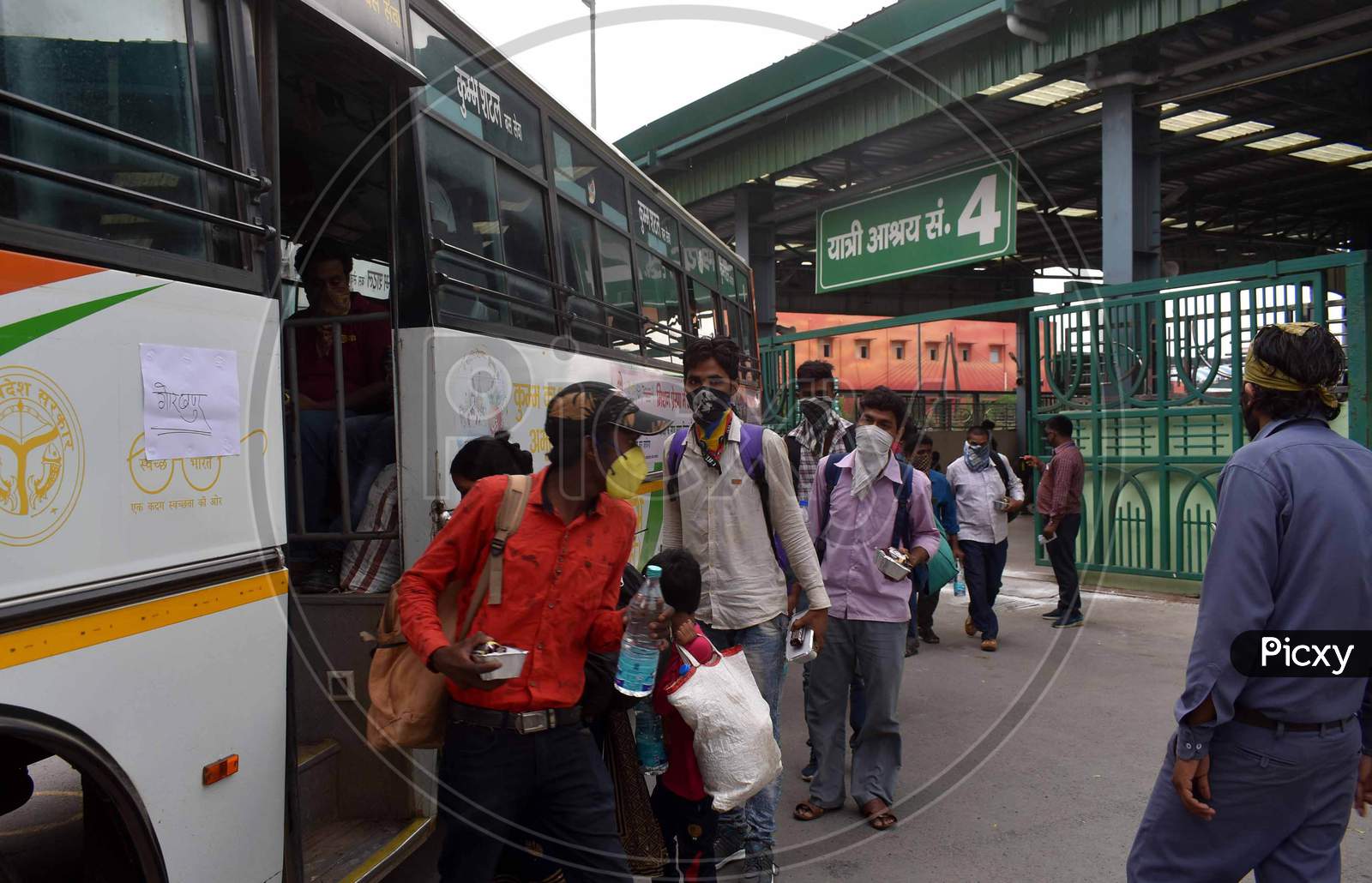 Migrant Workers Stranded In Gujrat Arrive At Prayagraj Railway Station During Nationwide Lockdown Amidst Coronavirus Or COVID- 19 Pandemic, Prayagraj, May 10, 2020