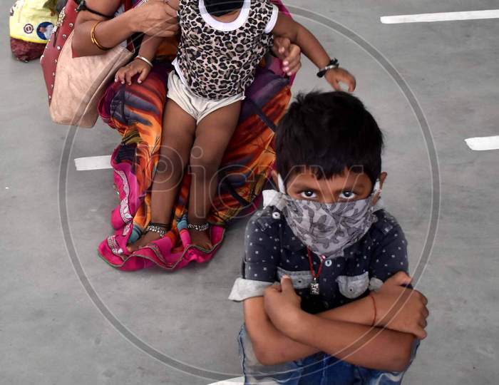 Children Of Migrant Laborers Rest After Arriving From Gujarat State On A Special Train At Prayagraj Railway Station During Nationwide Lockdown Amidst Coronavirus Or Covid- 19 Pandemic, Prayagraj, May 10, 2020
