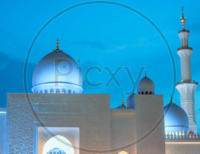 Ramadan Mubarak with Sheikh Zayed Grand Mosque in the background