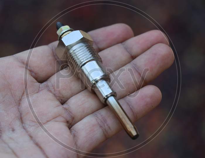 Glow Plug Which Is Used In Diesel Engine Cylinders To Ignite The Fuel
