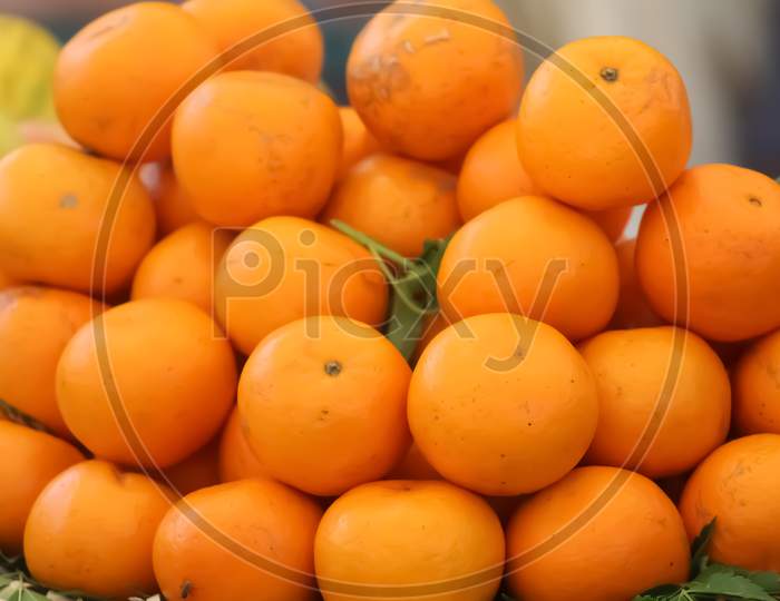 Oranges are placed in order