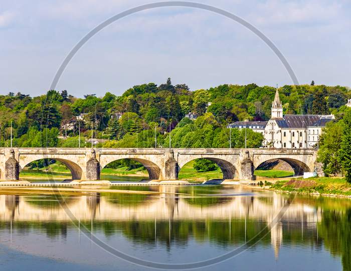 Ponte Di Wilson A Tours In Francia, France