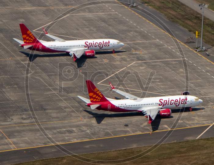 Spicejet Flights  Stranded In an Airport