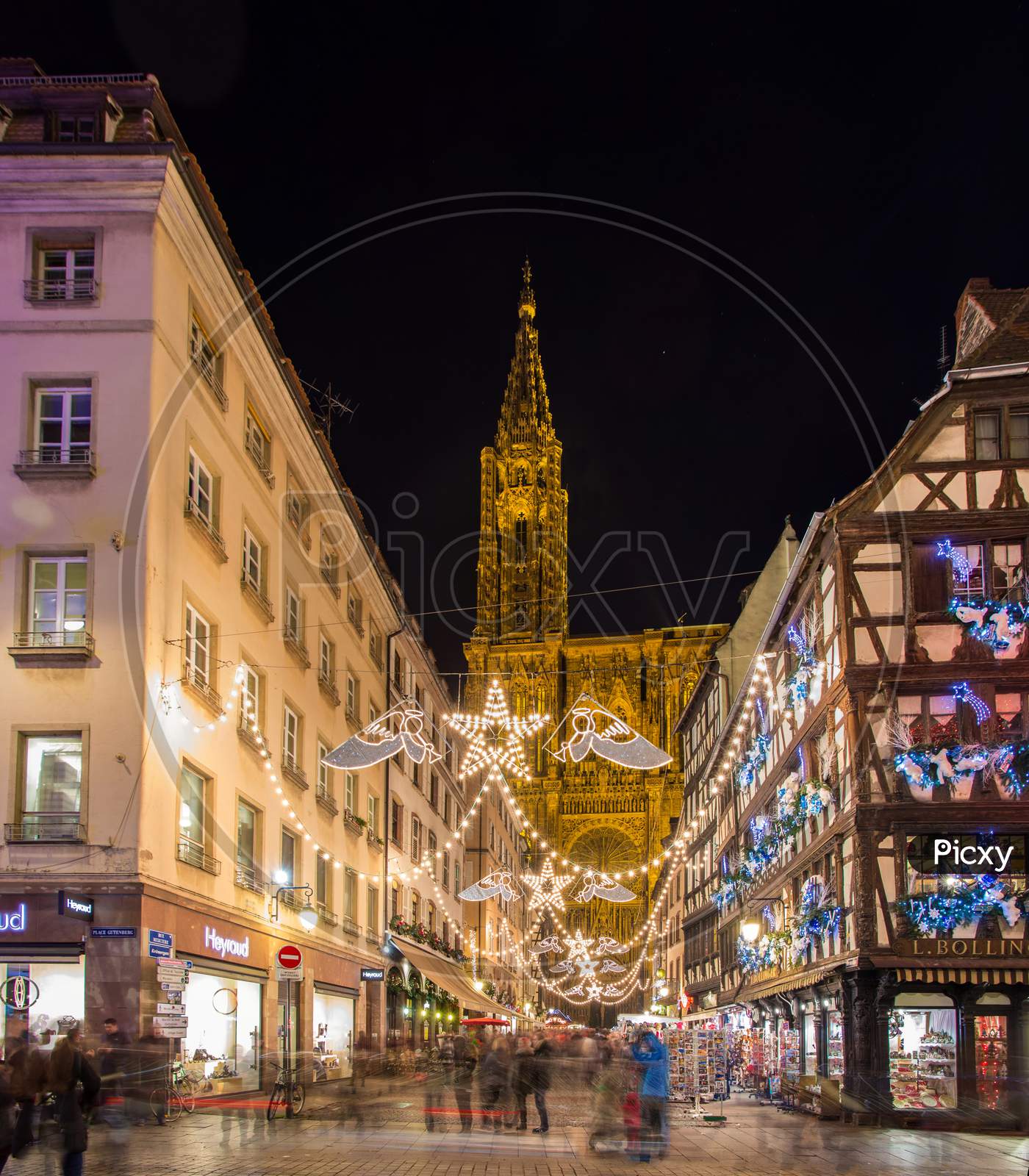 View Of Notre-Dame De Strasbourg With Christmas Illumination