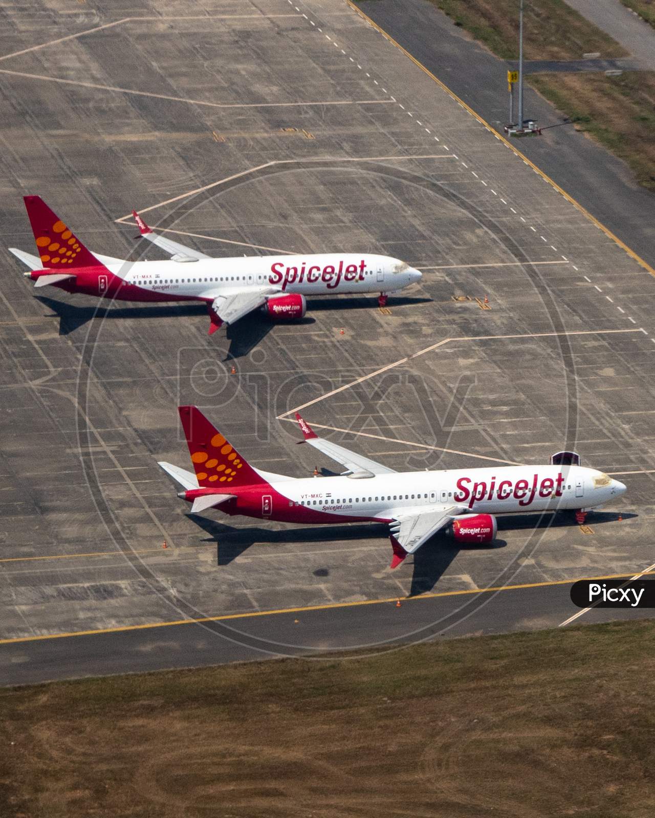 Spicejet Flights  Stranded In an Airport