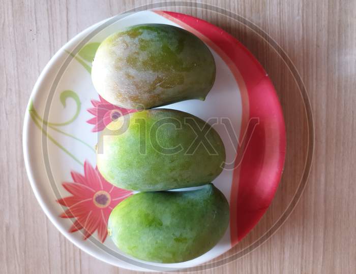 These are green mango fruit