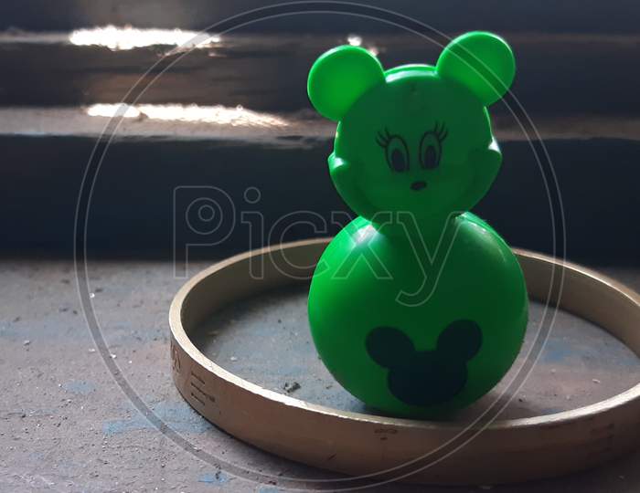 Green toy picture