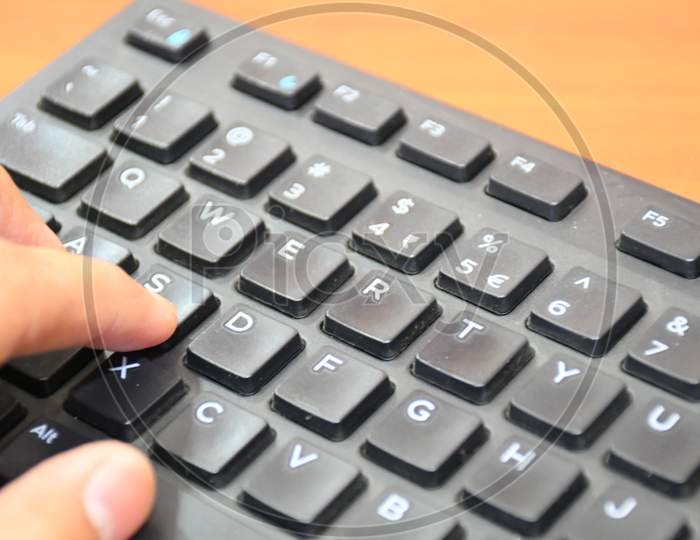 Keyboard, office use, business, typing, keyboard on desk, black keyboard