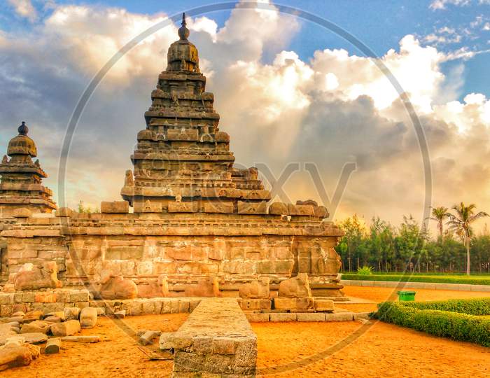 Marvellous Shore Temple in Mahabalipuram