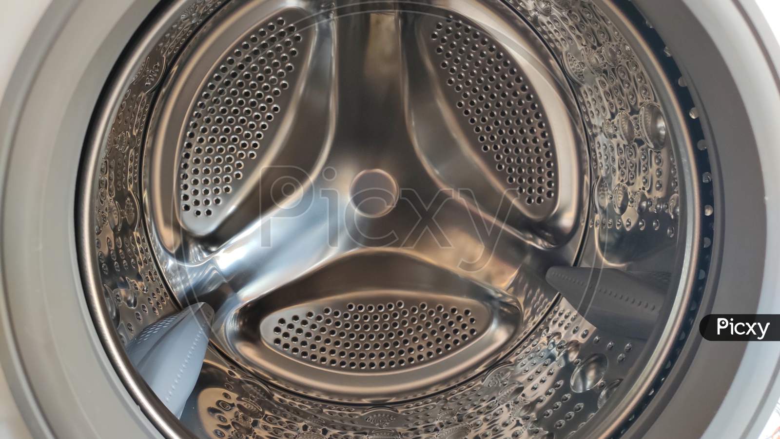 Washing machine drum