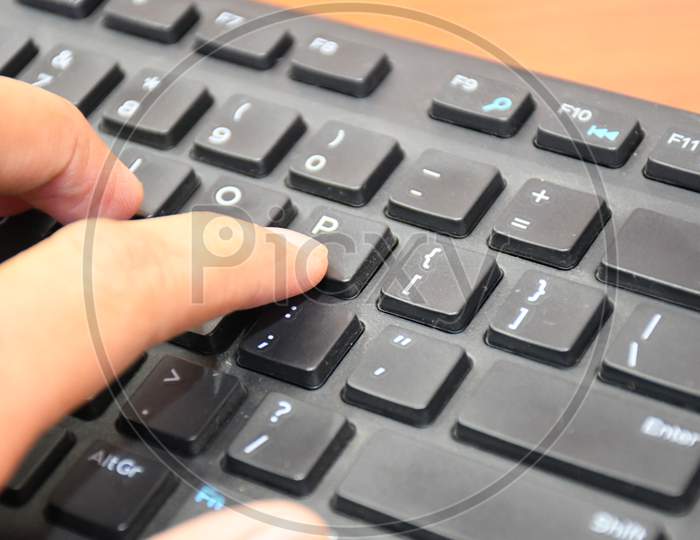 Keyboard, office use, business, typing, keyboard on desk, black keyboard