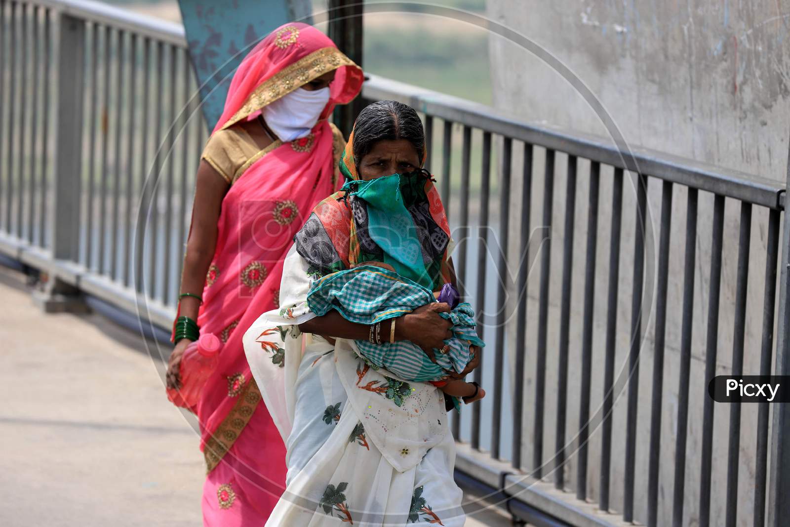  Migrants Walk To Reach Their Native Places During Nationwide Lockdown Amidst Coronavirus Or COVID-19 Pandemic in Prayagraj