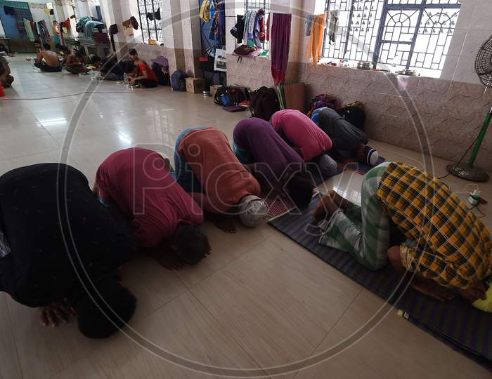 Migrant Workers Offer Namaz At Their Camp During A Government-Imposed Nationwide Lockdown As A Preventive Measure Against The Covid-19 Coronavirus, In Chennai