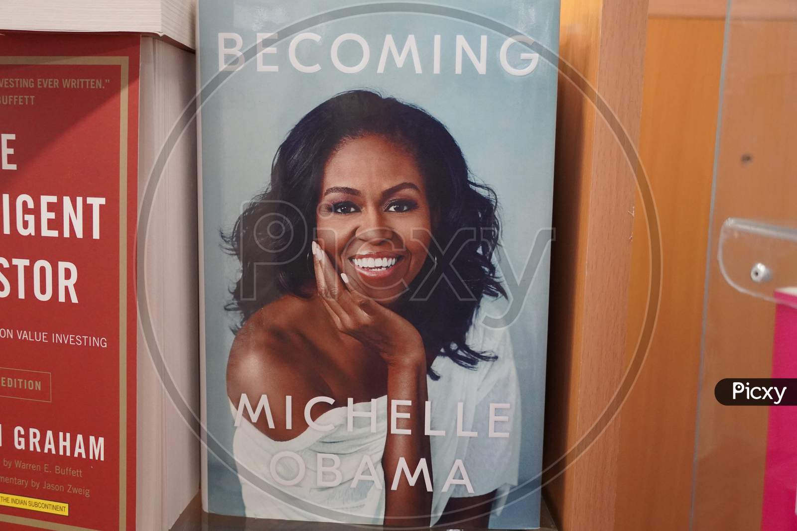 Becoming book written by Michelle Obama at the bookstore. Books by Michelle Obama displayed on the shelves of a book shop. Library - Kochi, India: January 2020