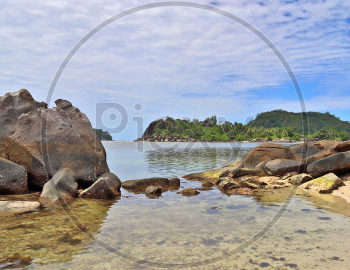 Beautiful rocks at the beaches of the tropical paradise island Seychelles